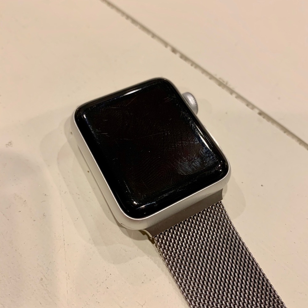 Apple Watch Series 2 - Picture 2 of 3